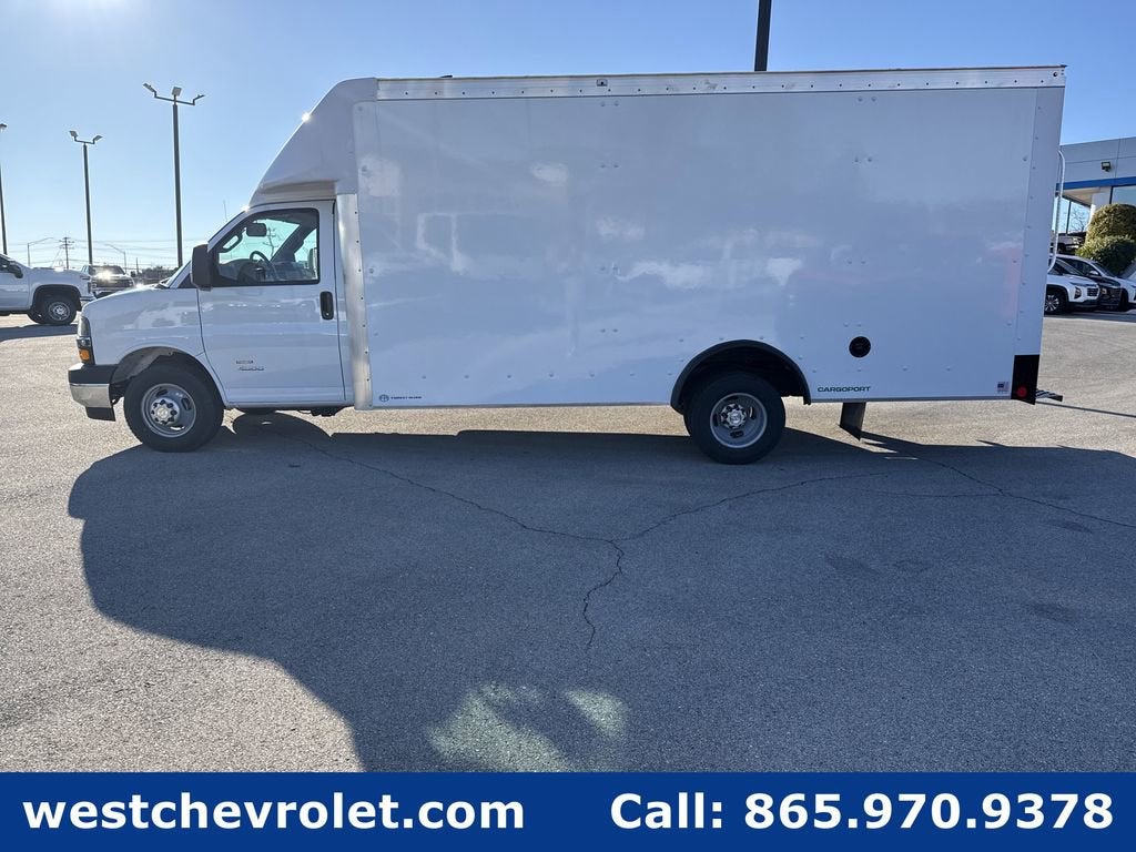 2025 Chevrolet Express Cutaway 4500 2WT