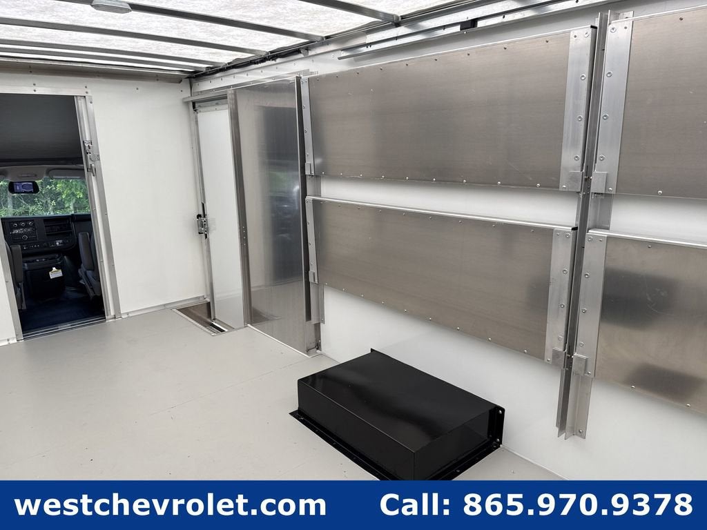 2026 Chevrolet Express Cutaway 4500 2WT