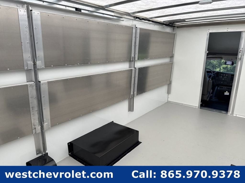 2026 Chevrolet Express Cutaway 4500 2WT