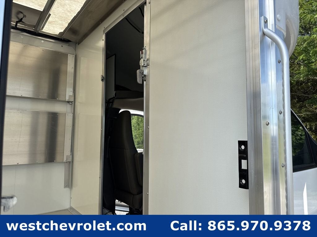 2026 Chevrolet Express Cutaway 4500 2WT