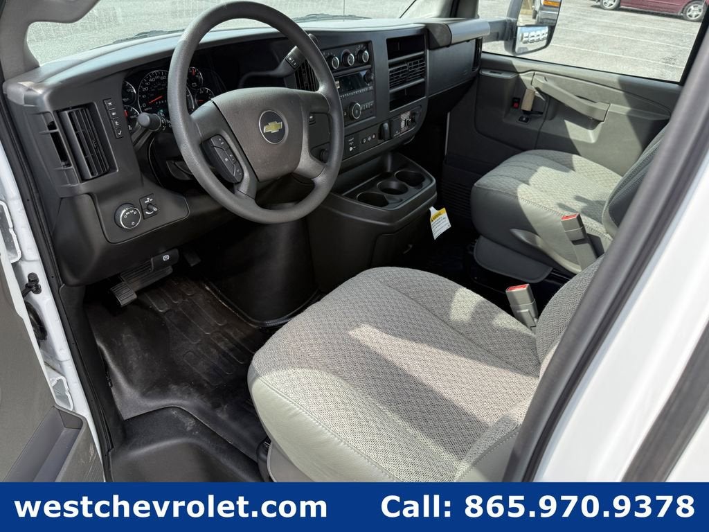 2026 Chevrolet Express Cutaway 4500 2WT