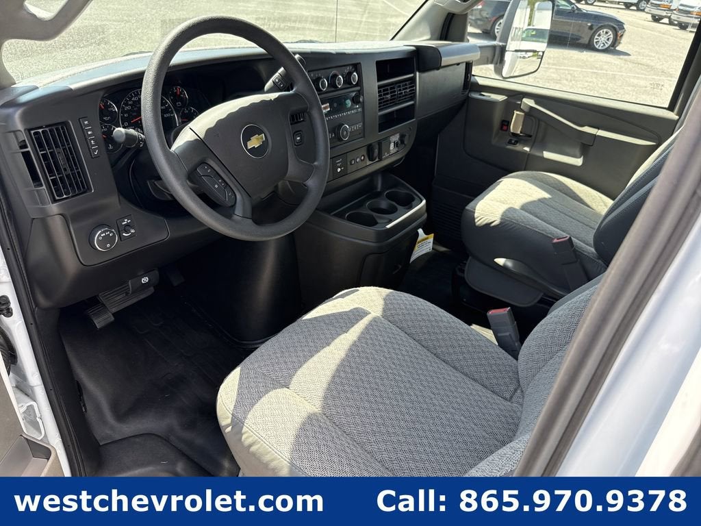 2026 Chevrolet Express Cutaway 4500 2WT