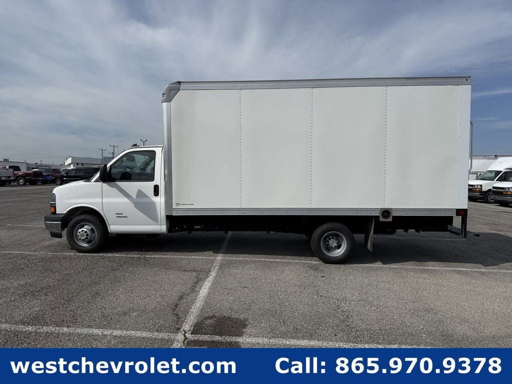 2026 Chevrolet Express Cutaway 4500 2WT