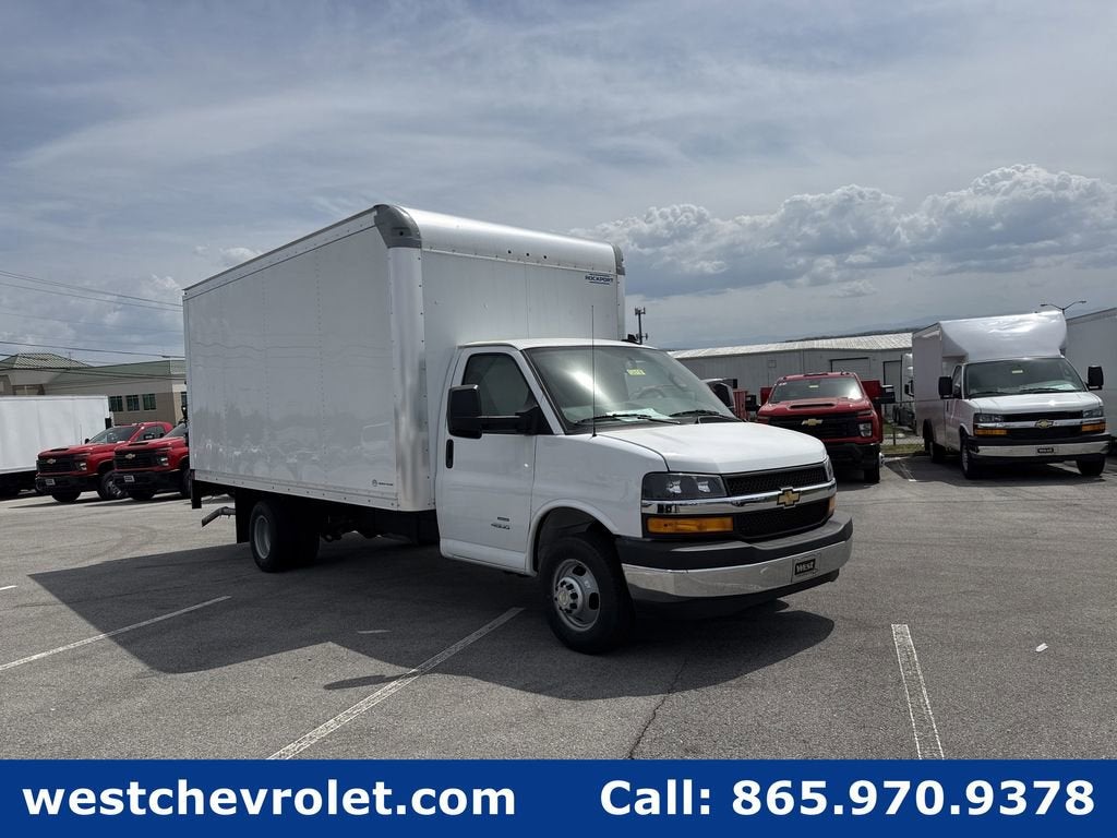 2026 Chevrolet Express Cutaway 4500 2WT