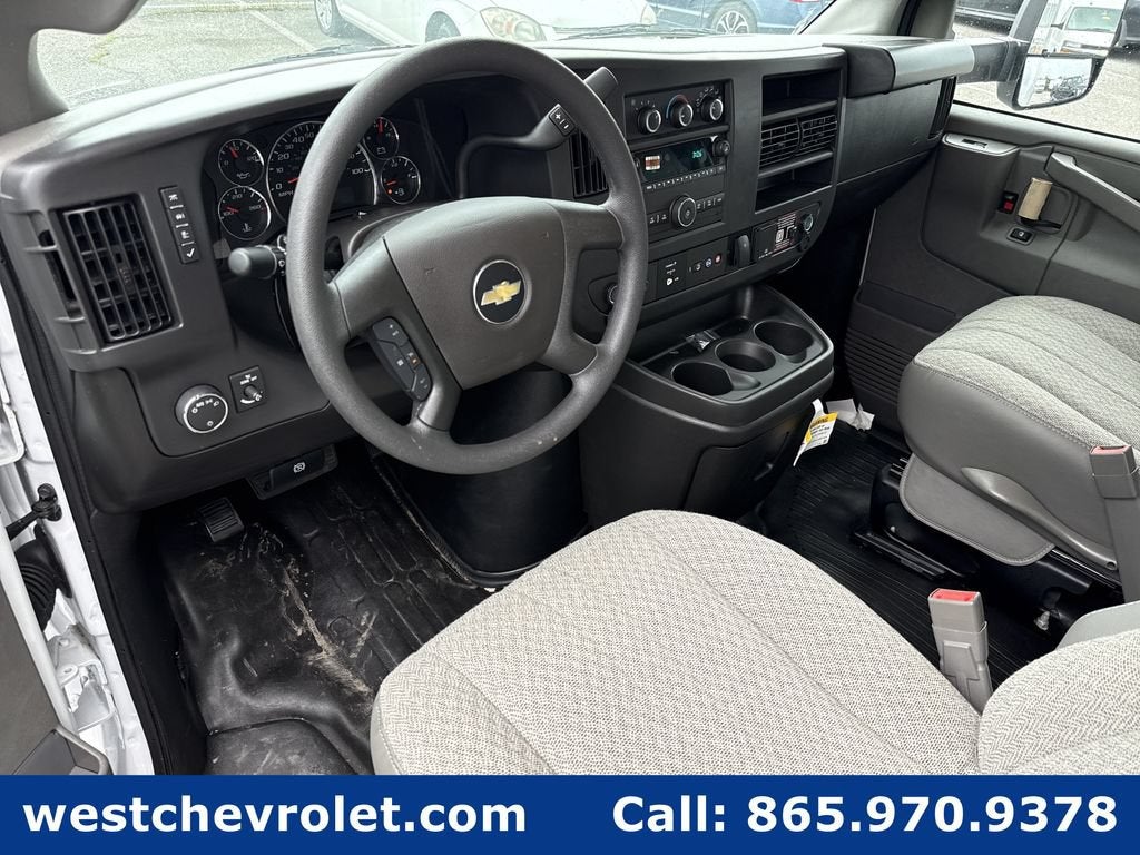 2026 Chevrolet Express Cutaway 4500 2WT