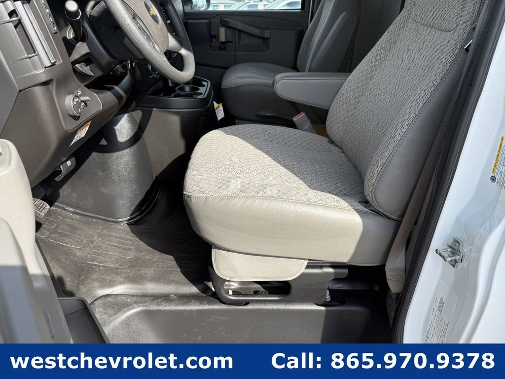 2025 Chevrolet Express Cutaway 4500 2WT