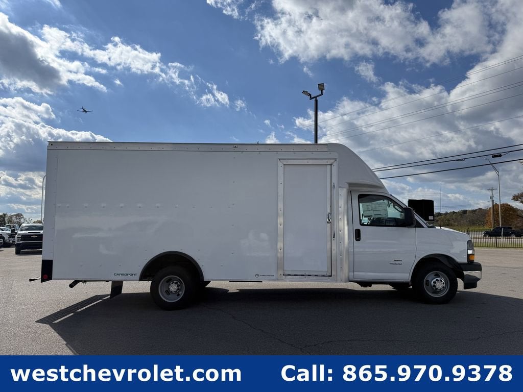 2025 Chevrolet Express Cutaway 4500 2WT