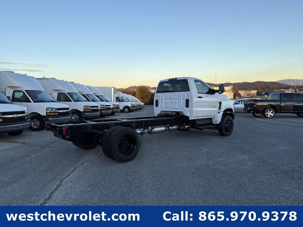 2024 Chevrolet Silverado 5500 HD Work Truck