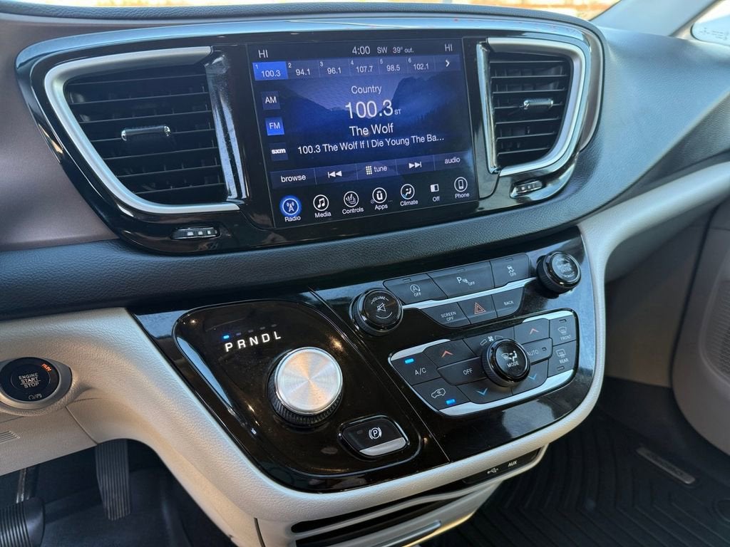 2017 Chrysler Pacifica Touring-L