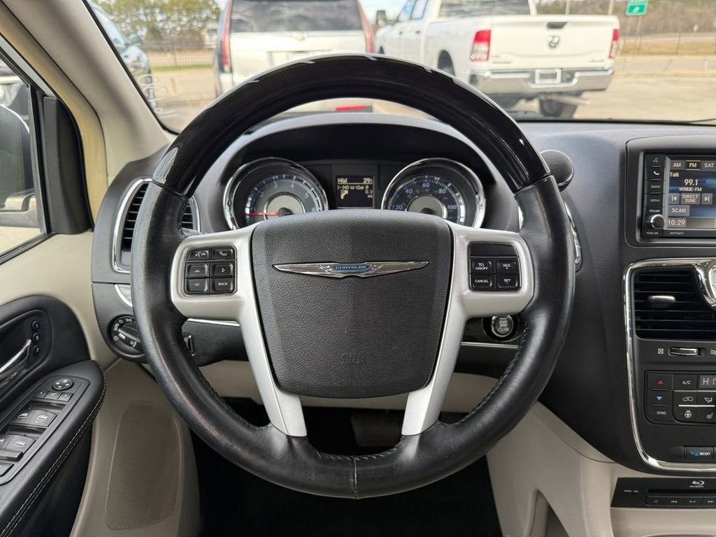 2016 Chrysler Town & Country Limited Platinum