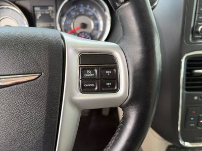 2016 Chrysler Town & Country Limited Platinum
