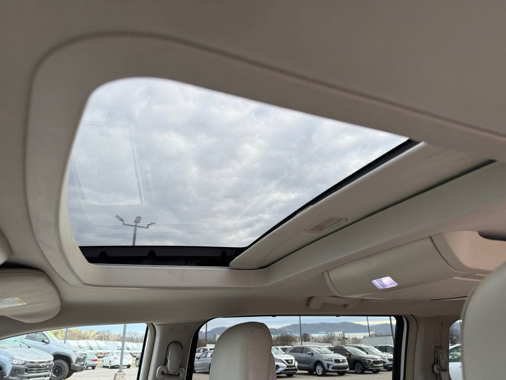 2016 Chrysler Town & Country Limited Platinum