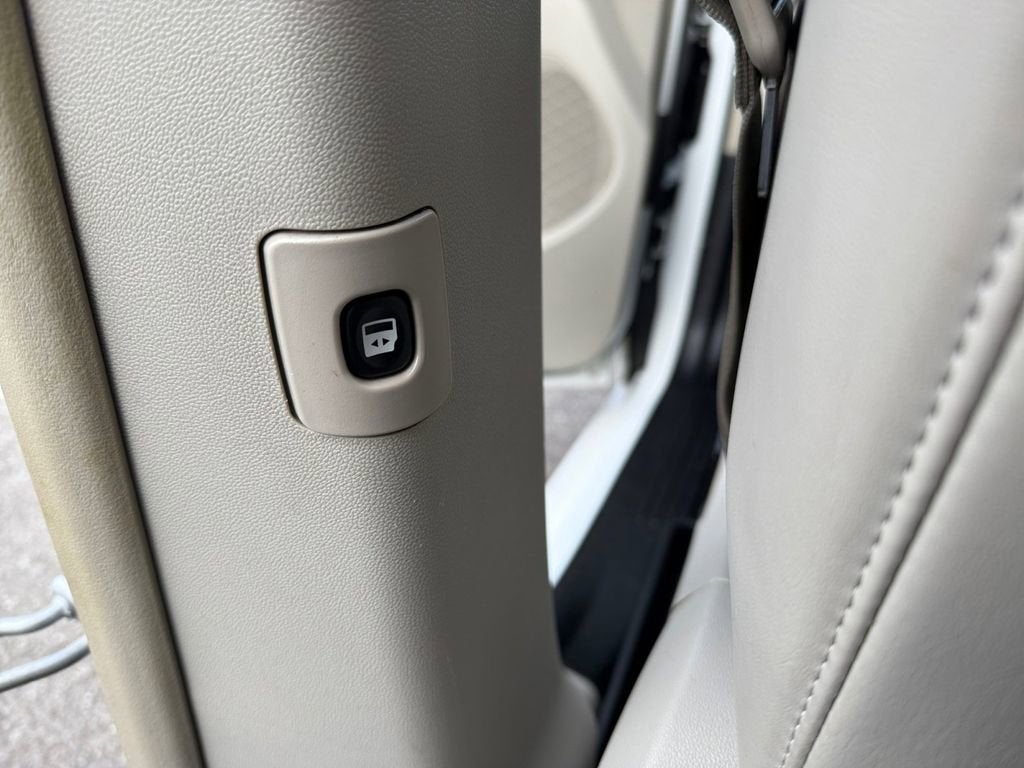 2016 Chrysler Town & Country Limited Platinum