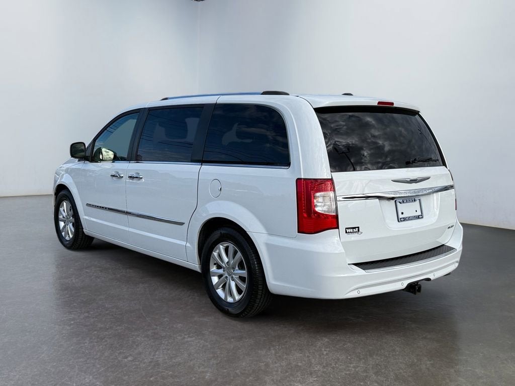 2016 Chrysler Town & Country Limited Platinum