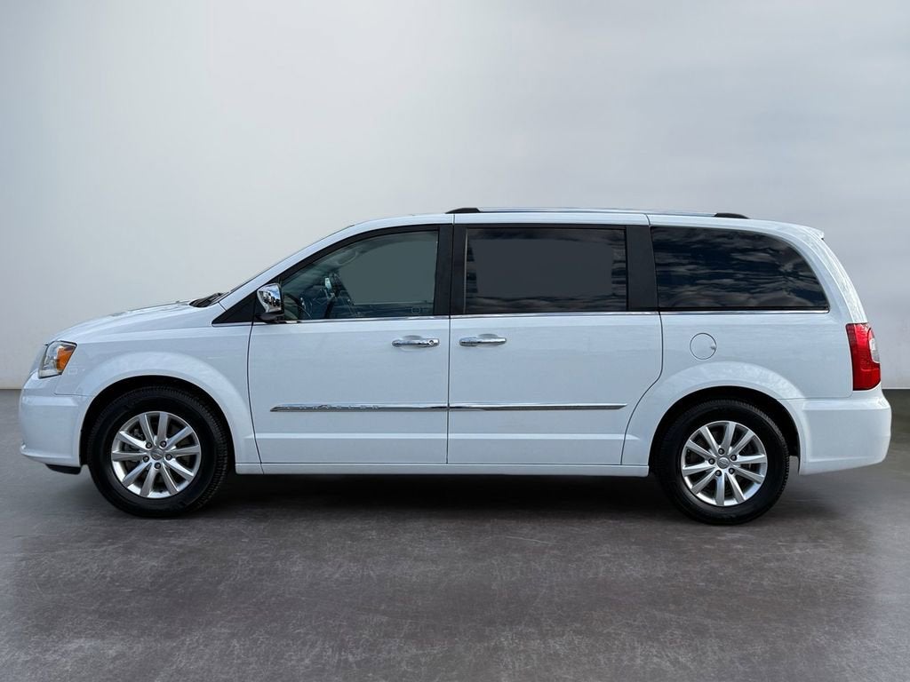 2016 Chrysler Town & Country Limited Platinum