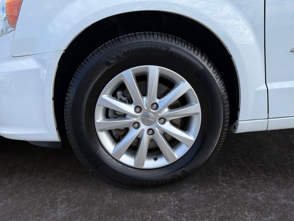 2016 Chrysler Town & Country Limited Platinum