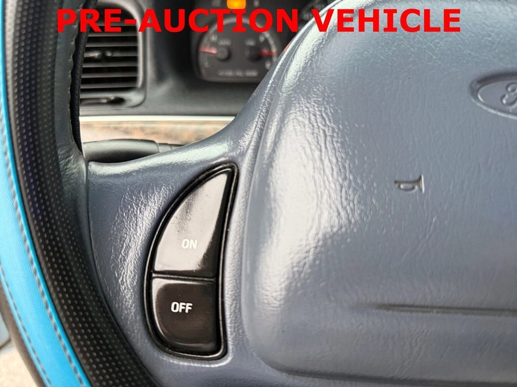 1999 Ford Crown Victoria LX