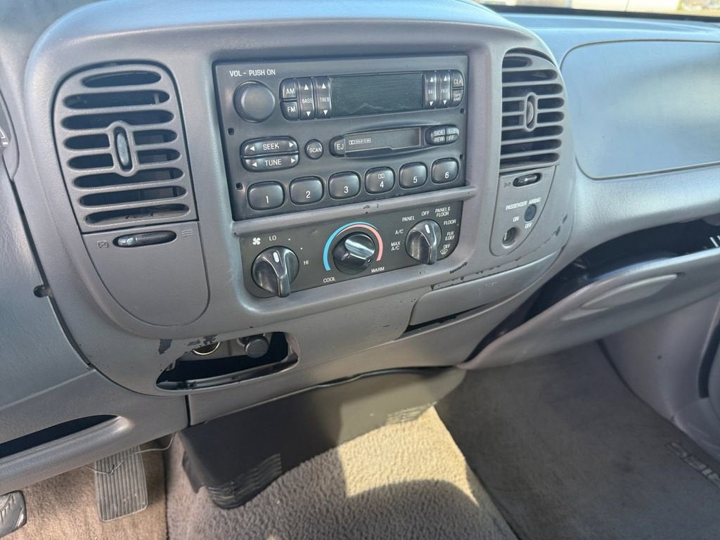 1999 Ford F-150 Base