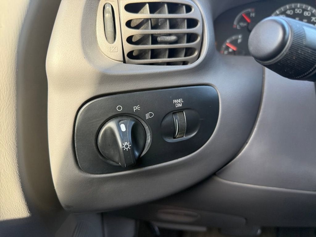 1999 Ford F-150 Base