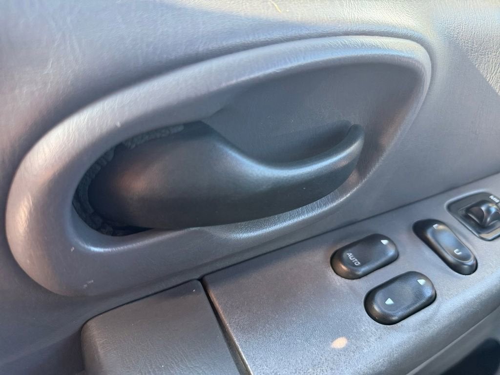 1999 Ford F-150 Base