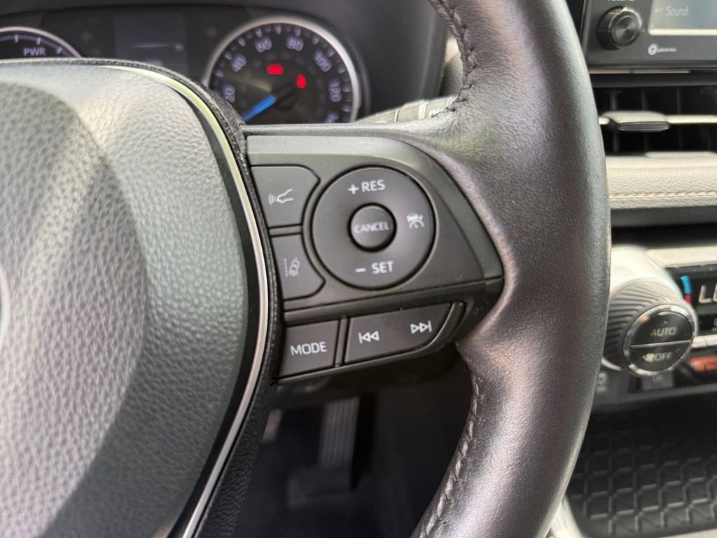 2020 Toyota RAV4 Hybrid XLE