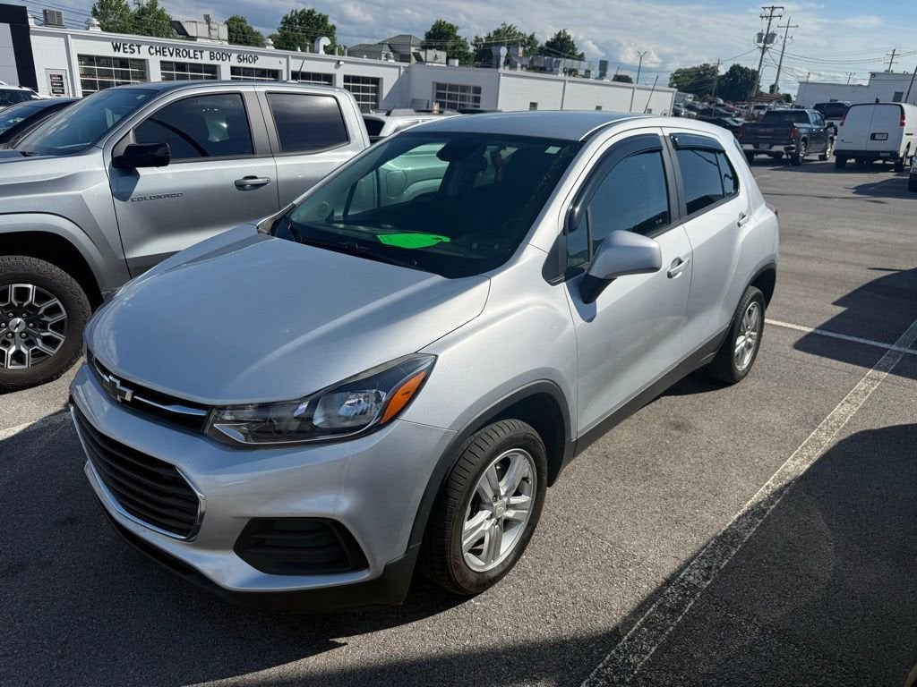 2020 Chevrolet Trax LS's photo