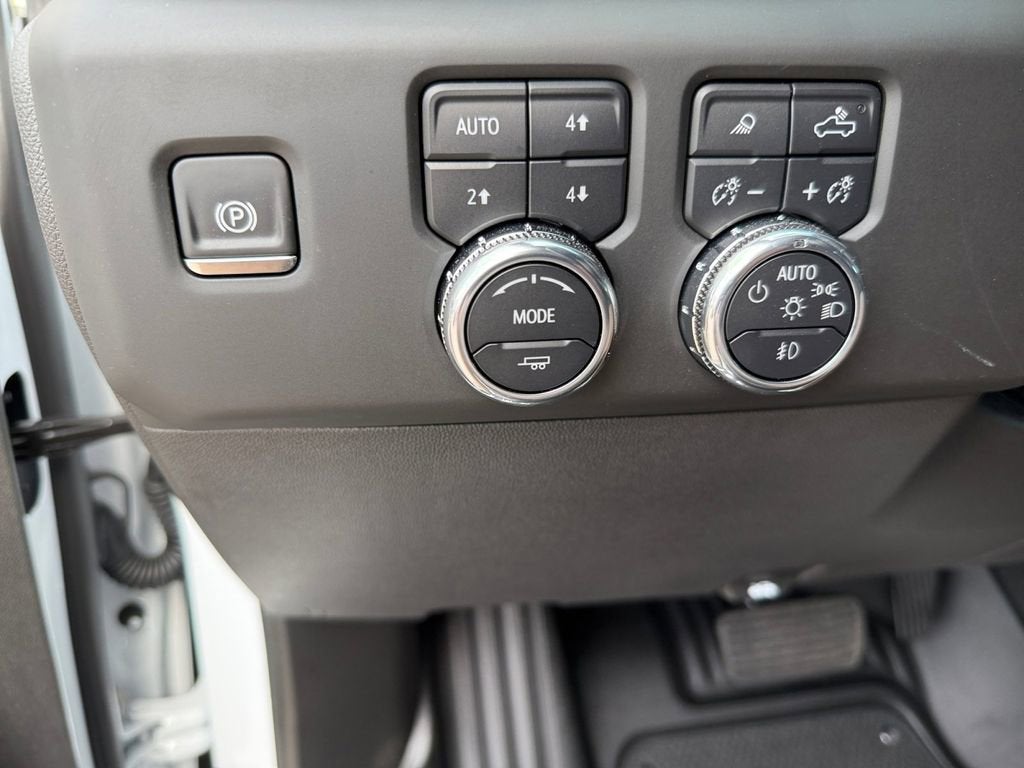 2025 GMC Sierra 1500 AT4X