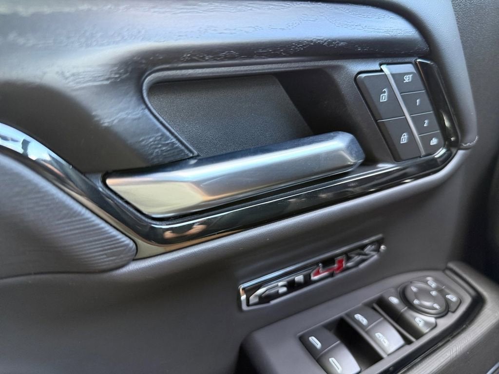 2025 GMC Sierra 1500 AT4X