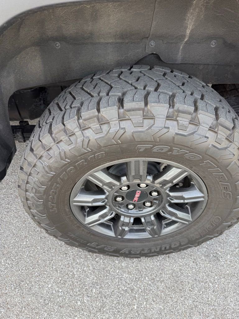 2024 GMC Sierra 1500 AT4X