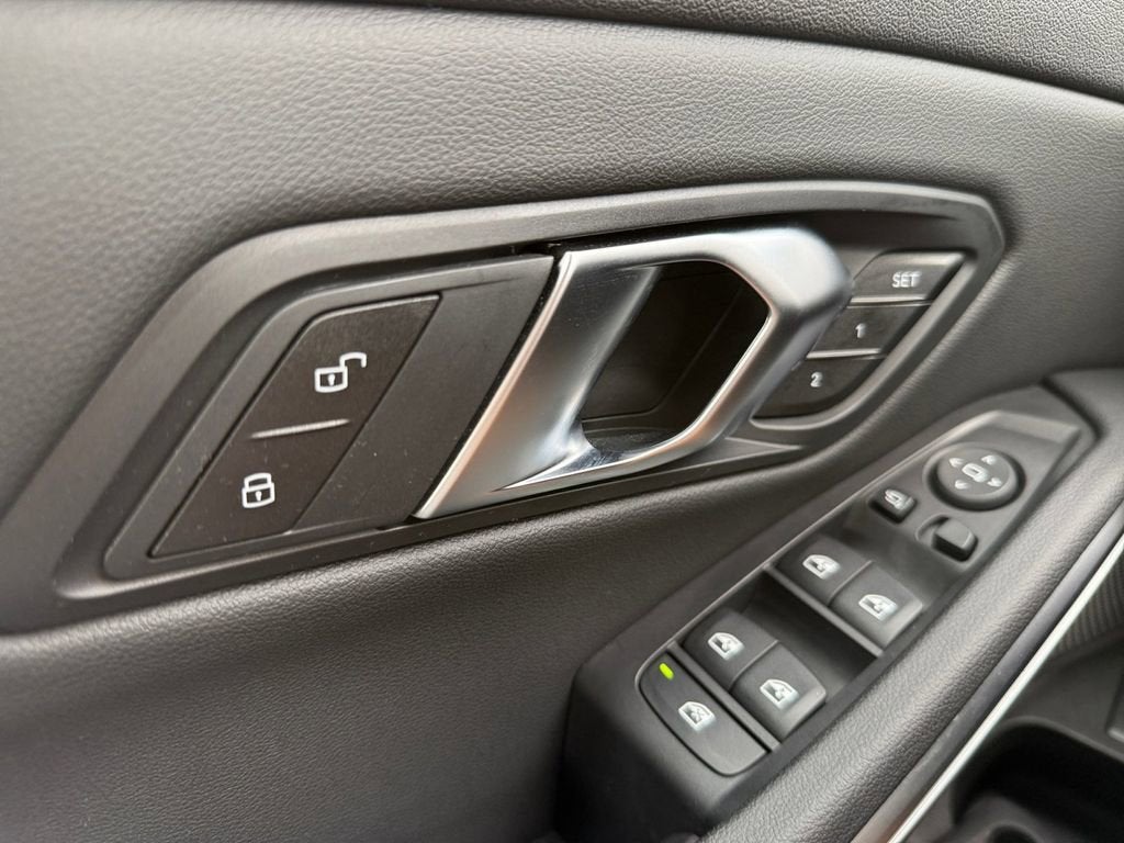 2024 BMW 3 Series 330i xDrive