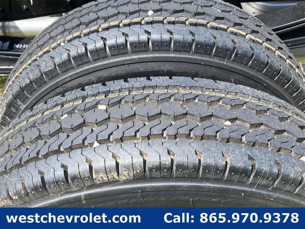 2025 Chevrolet Low Cab Forward 3500 1WT