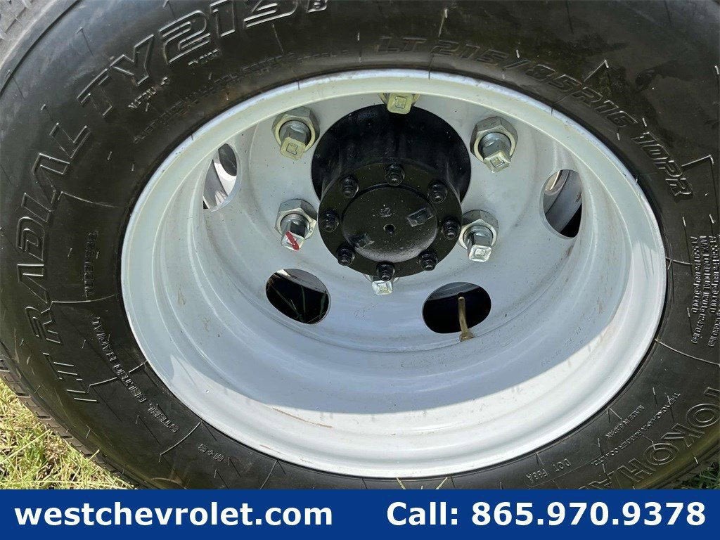 2025 Chevrolet Low Cab Forward 3500 1WT