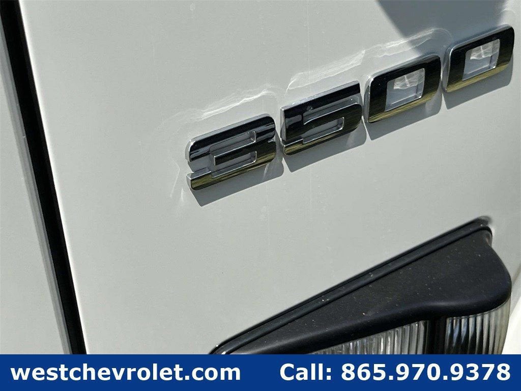 2025 Chevrolet Low Cab Forward 3500 Base