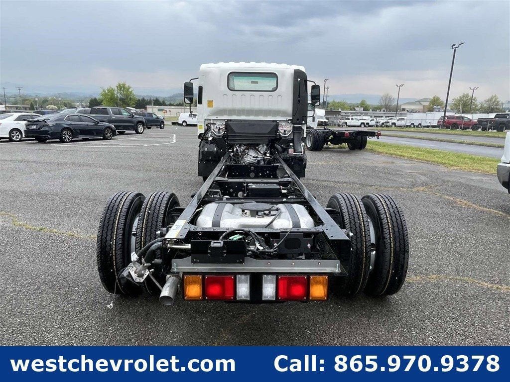 2024 Chevrolet Low Cab Forward 3500 Base