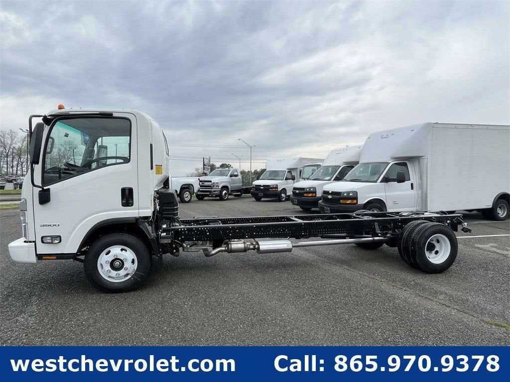 2024 Chevrolet Low Cab Forward 3500 Base