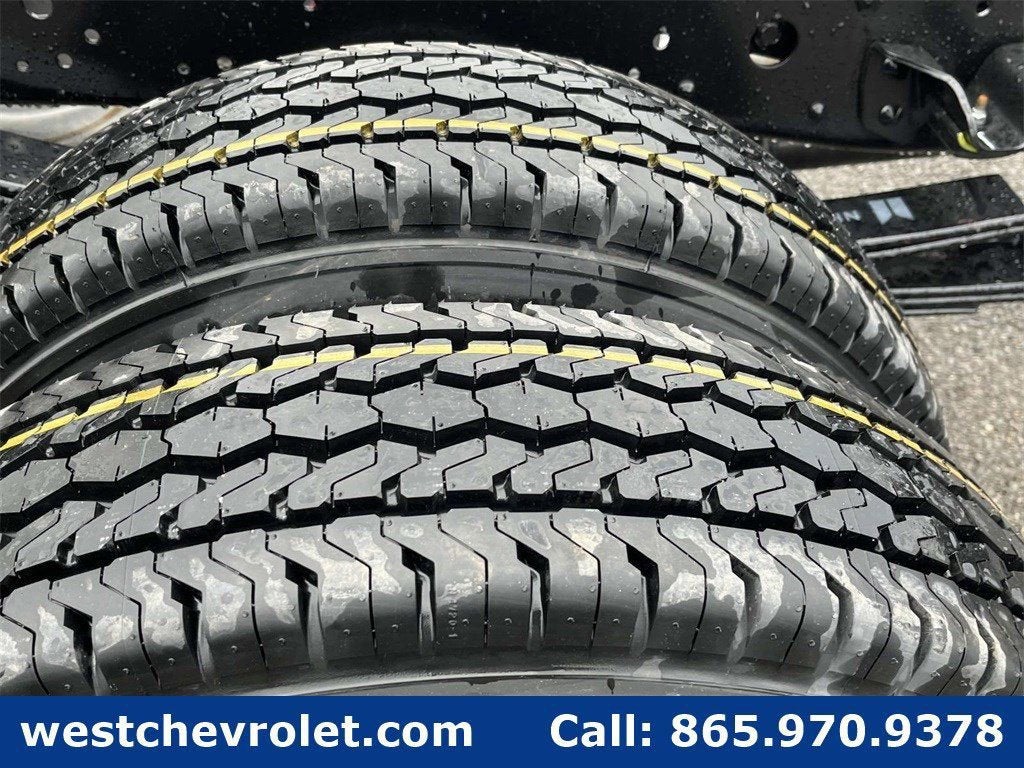 2024 Chevrolet Low Cab Forward 3500 Base