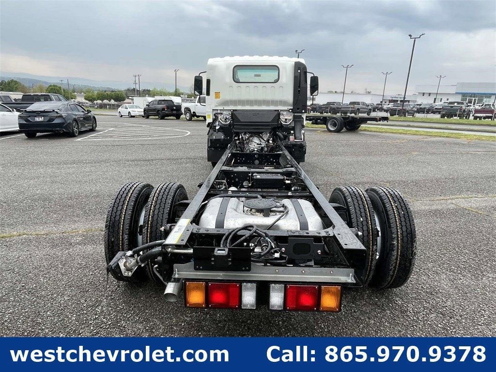 2024 Chevrolet Low Cab Forward 3500 Base
