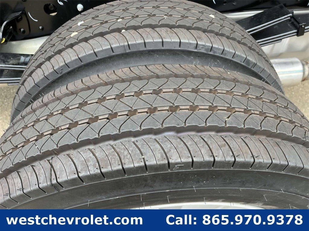 2025 Chevrolet Low Cab Forward 4500 1WT