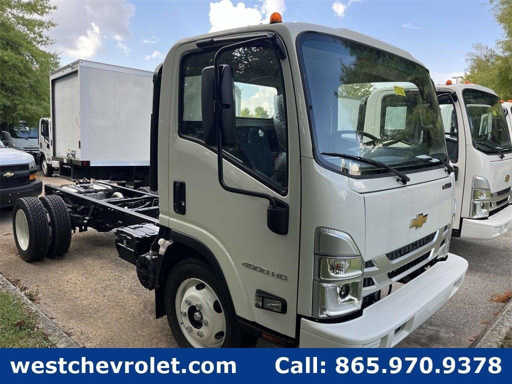 2025 Chevrolet Low Cab Forward 4500 Base