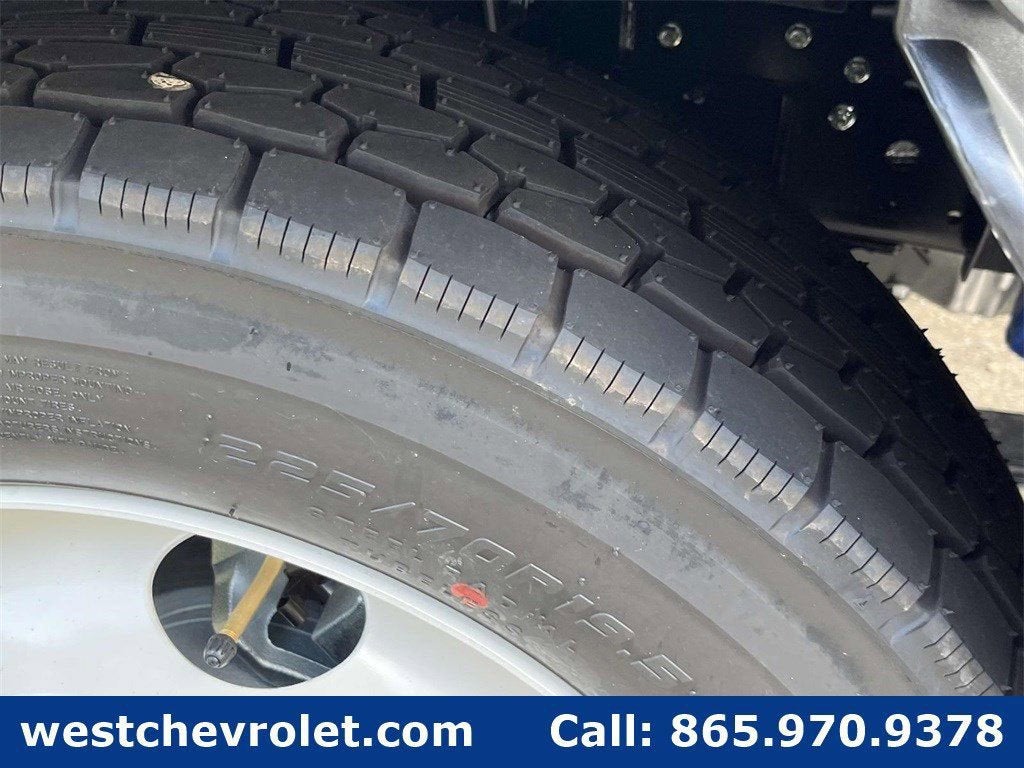 2025 Chevrolet Low Cab Forward 4500 Base