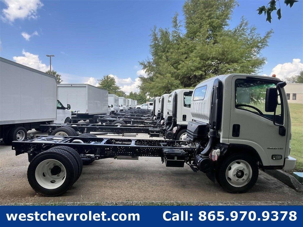 2025 Chevrolet Low Cab Forward 4500 Base
