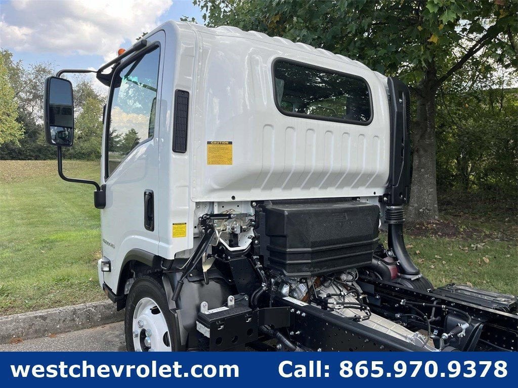 2025 Chevrolet Low Cab Forward 4500 Base