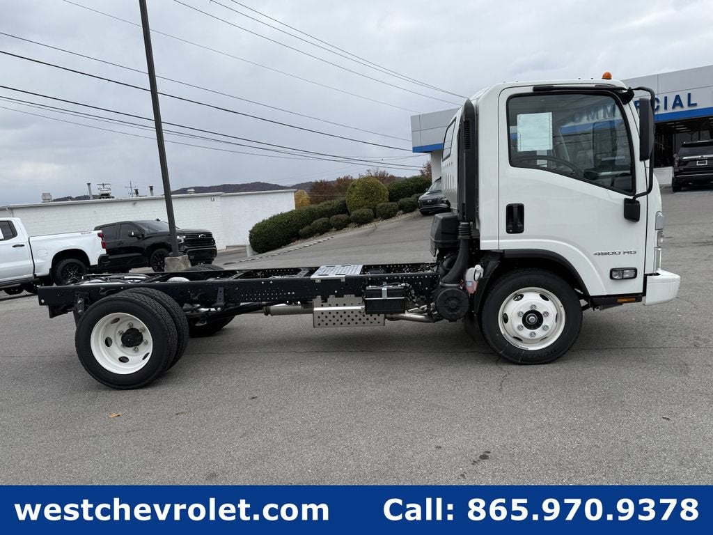 2025 Chevrolet Low Cab Forward 4500 Base