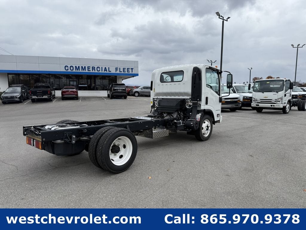 2025 Chevrolet Low Cab Forward 4500 Base