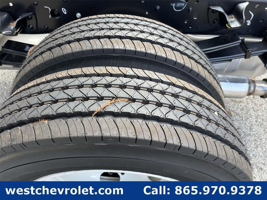 2025 Chevrolet Low Cab Forward 4500 1WT