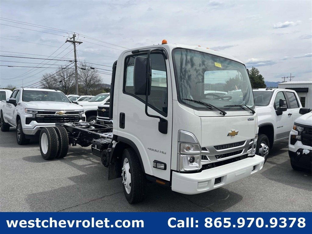 2024 Chevrolet Low Cab Forward 4500 Base