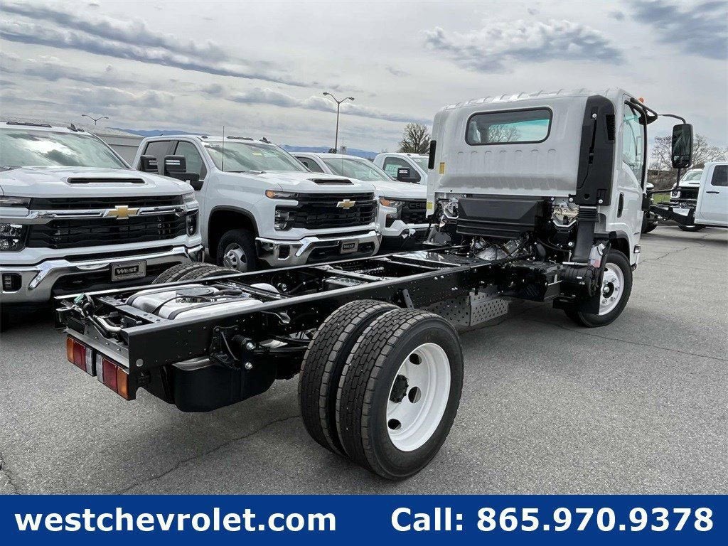 2024 Chevrolet Low Cab Forward 4500 Base