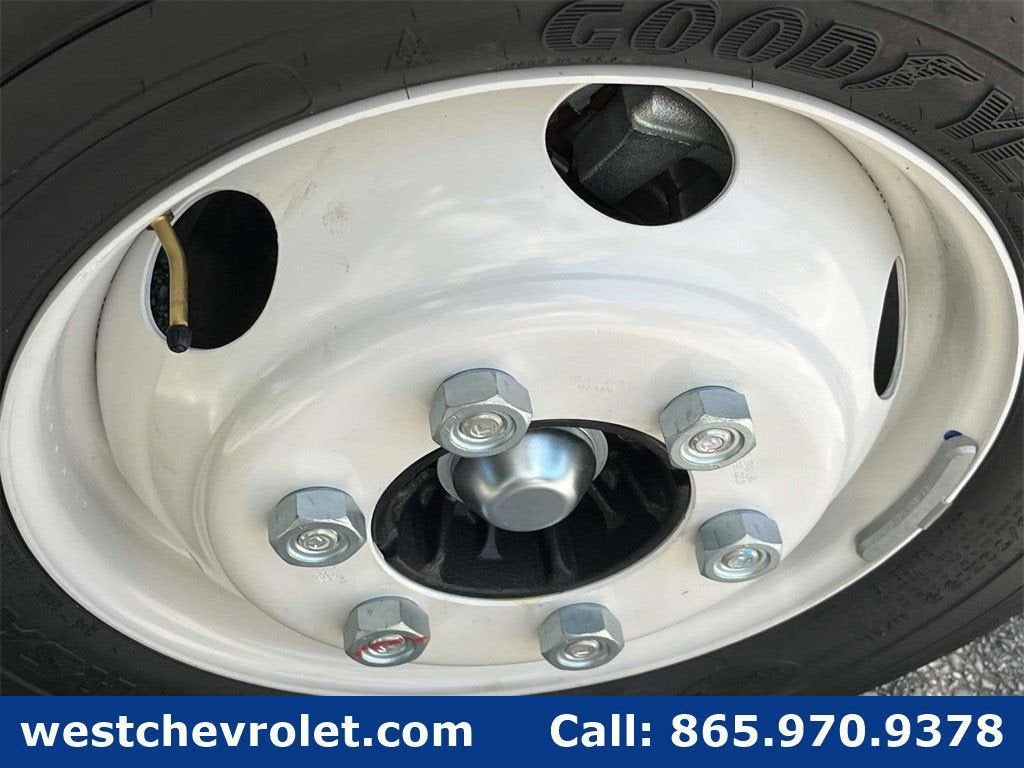 2025 Chevrolet Low Cab Forward 4500 1WT