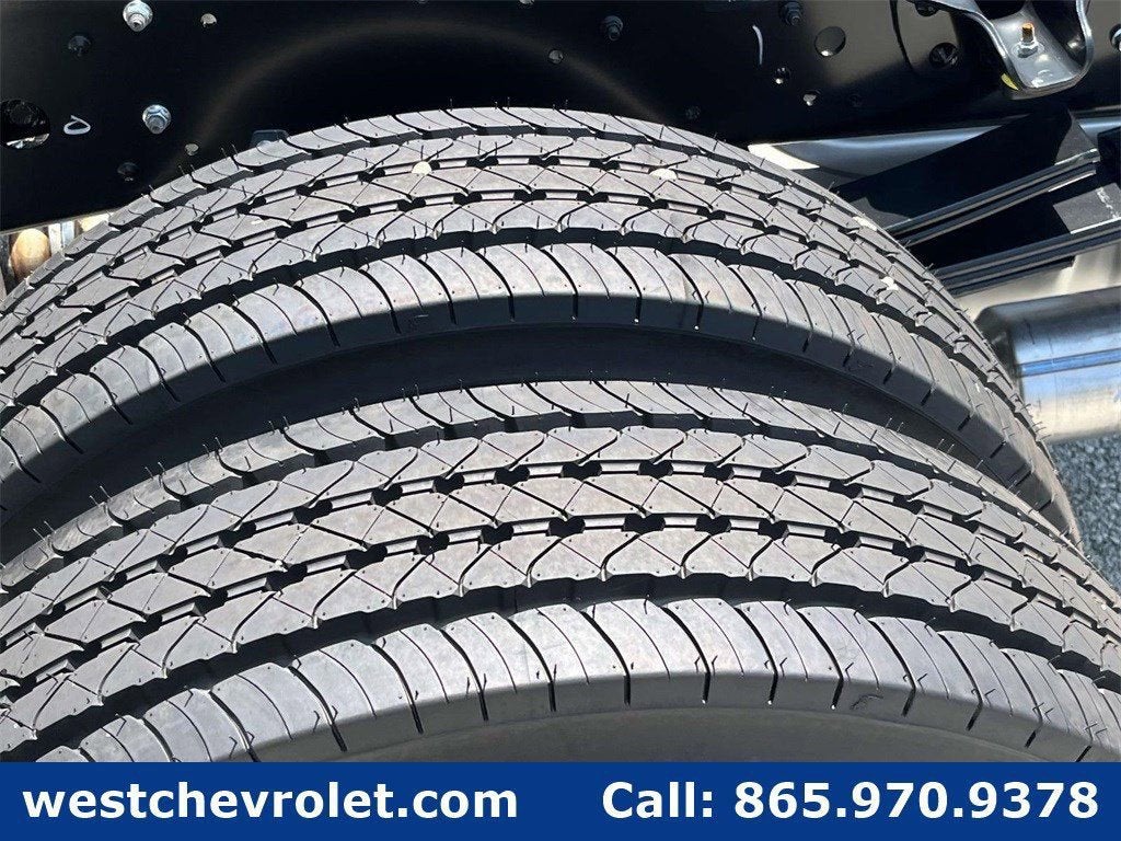 2025 Chevrolet Low Cab Forward 4500 1WT