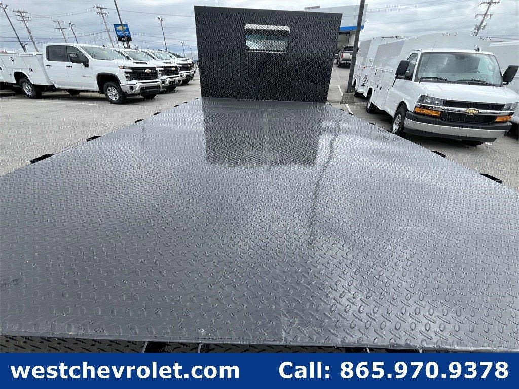 2024 Chevrolet Low Cab Forward 4500 Base